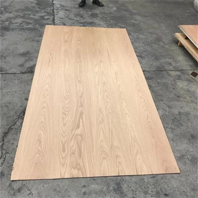 無垢材の壁パネル